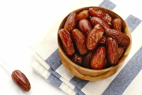 تصویر 3 از قیمت خرما پیارم مشکی + خرید باور نکردنی